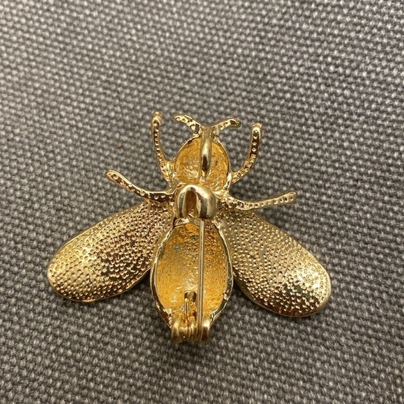 Honey Bee Enamel Pearl Black White Glittery Diamond Wings Bumblebee Brooch - Picture 2 of 6